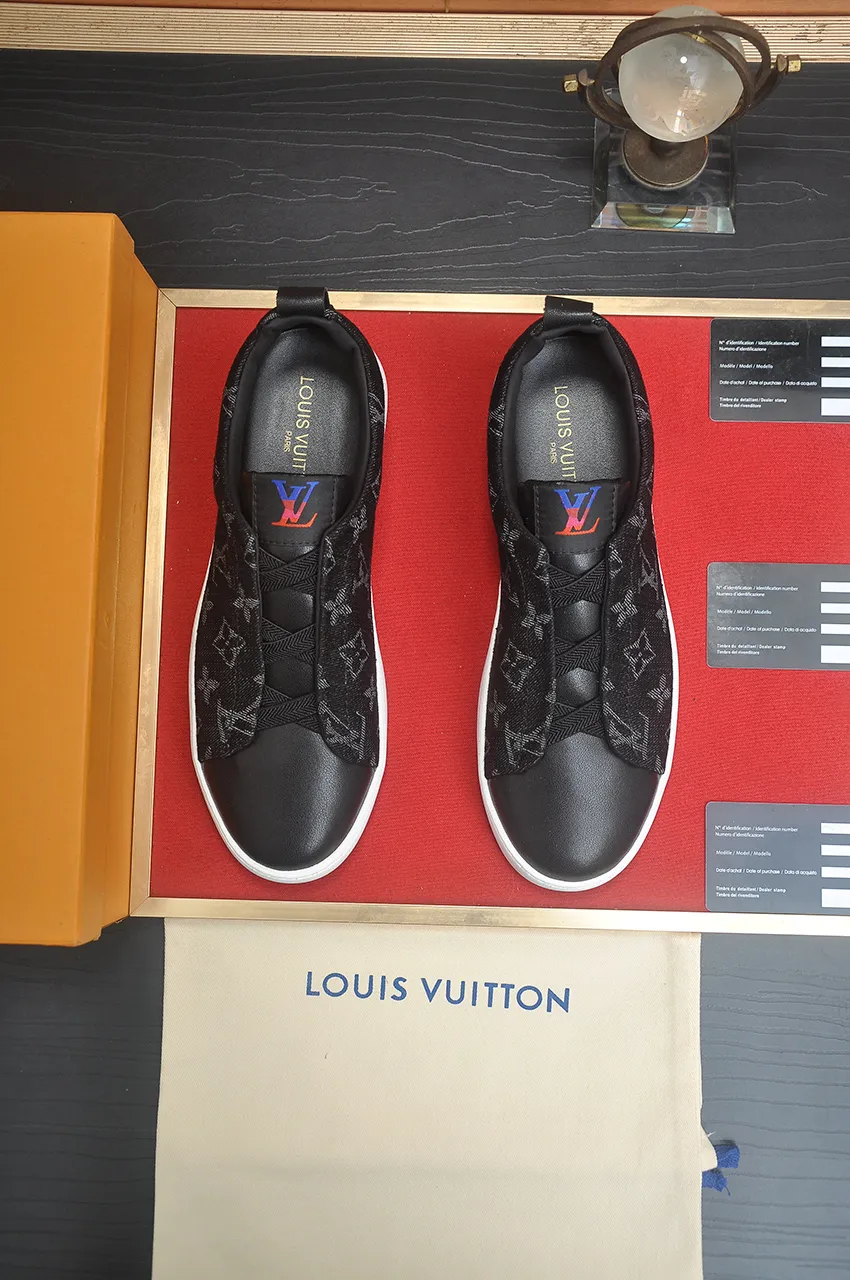 Men's men's shoes💰460💶[LOUIS VUITTON] Same style as LV. Louis Vuitton official website [satisfied] original single hot model, LV original factory cowhide material 👑1:1 original plate, sheepskin lining, original foam outsole. Body accessories one-to-one mold opening 💪 Counter quality 🙏 Dear friends, if you are still worried about wearing matching shoes 💋, then these shoes are your best choice 🎁🎁! 38-44